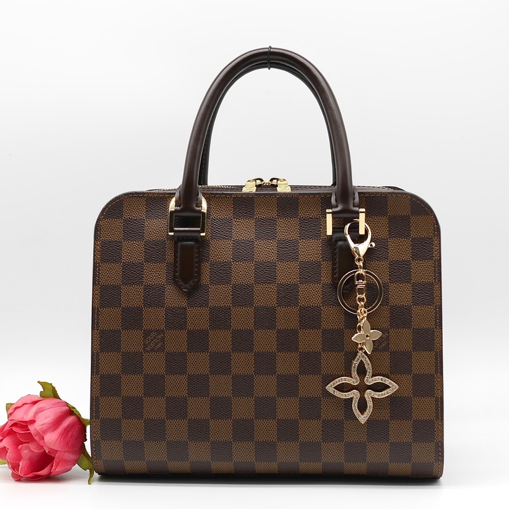 🍋Louis Vuitton TRIANA
